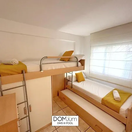 Domuum Holidays - Dms Iii Pool Apartmán
